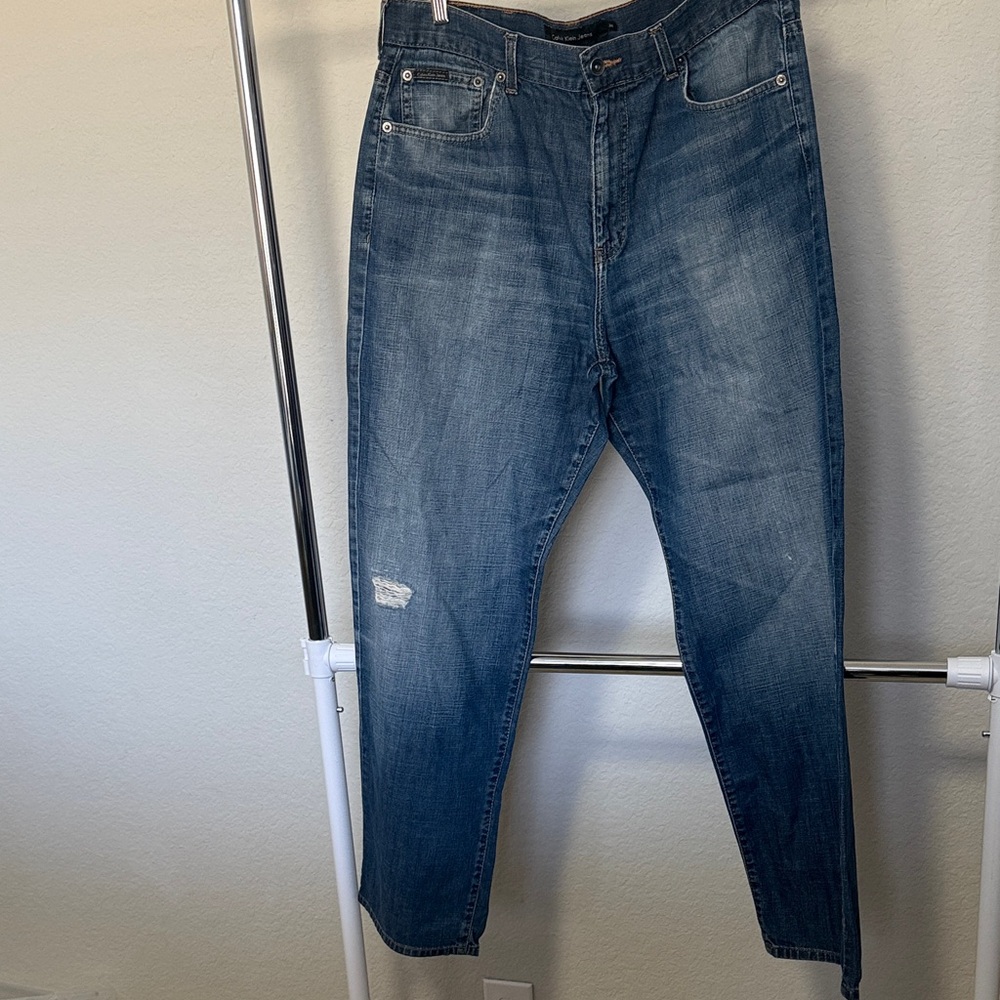 Calvin Kline Distressed Women’s Blue Jeans